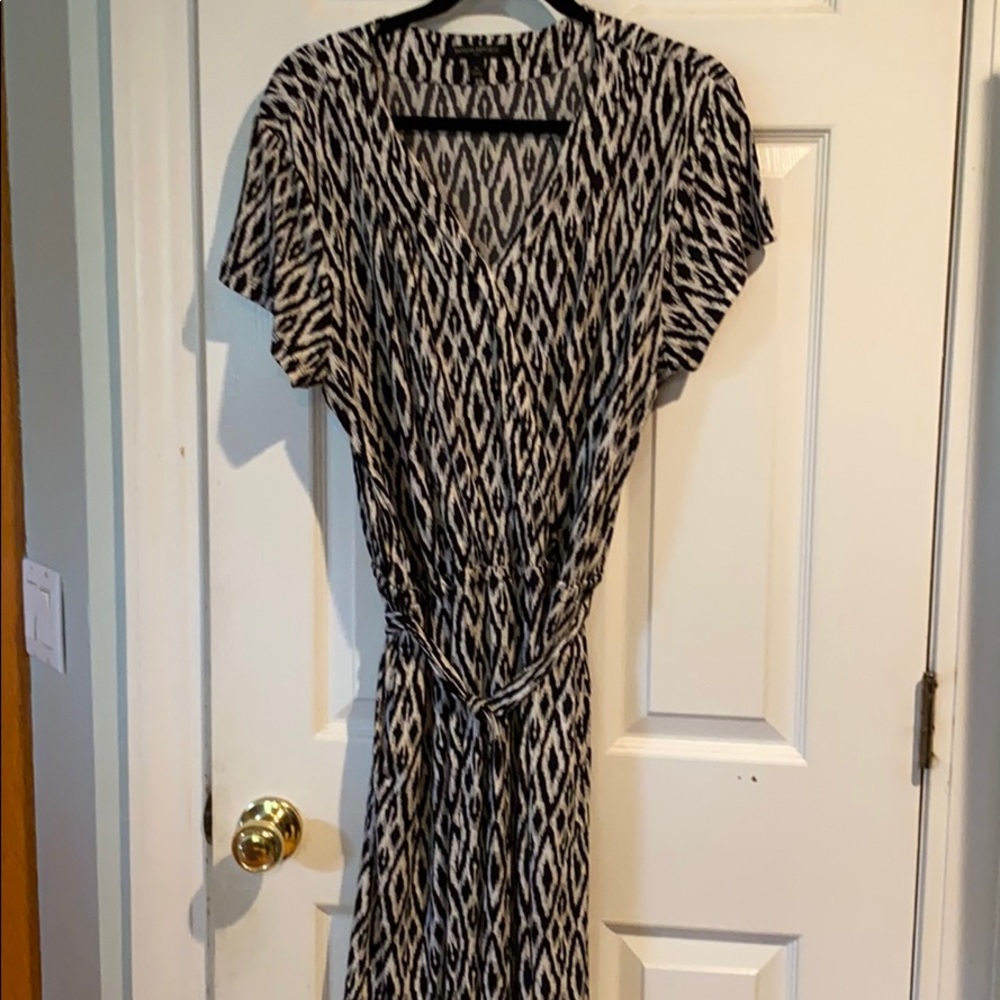 Banana Republic Semi Wrap Dress w/ pockets!